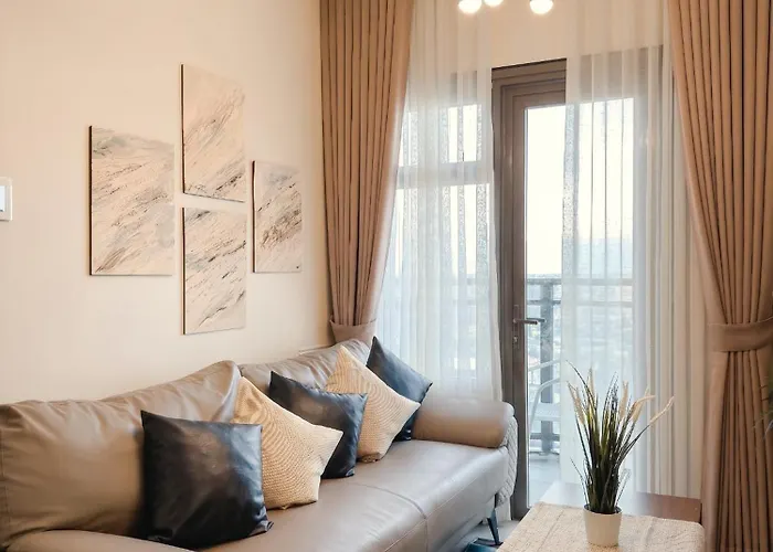 Adorei Apartment *